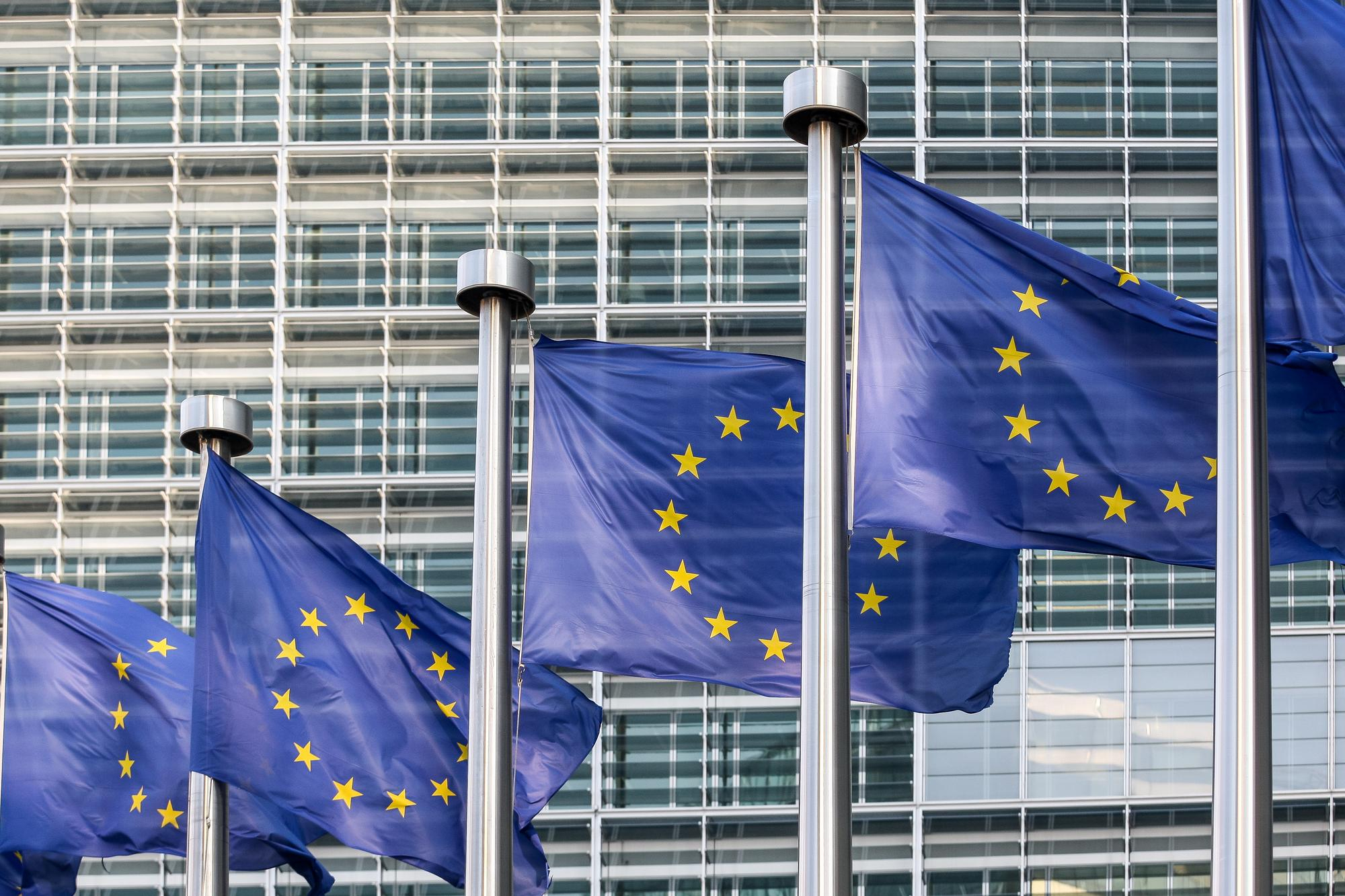 Préparation de la révision du règlement CO2 dès 2025 : Superéthanol-E85 et électrification, la combinaison gagnante pour décarboner les véhicules légers.